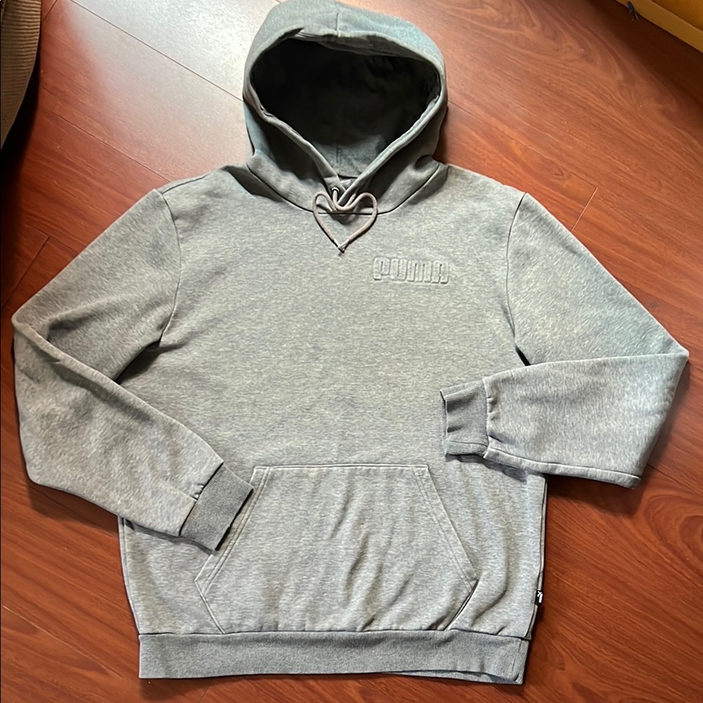 Puma embossed light Gray Hoodie size‎ L